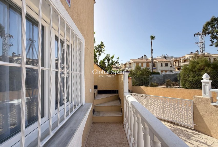 Venta - CASA -
TORREVIEJA - Miramar - Torre Del Moro