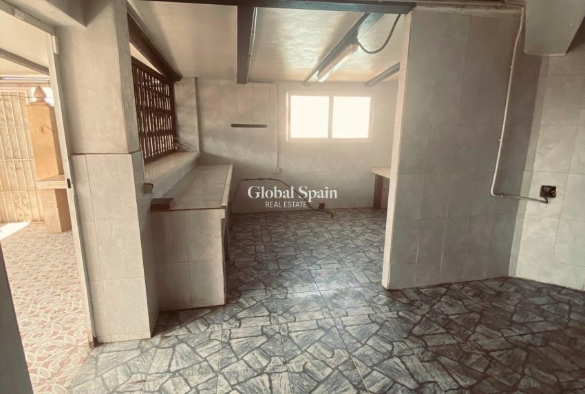 Venta - CASA -
TORREVIEJA - Parque Acuático - Sector 25