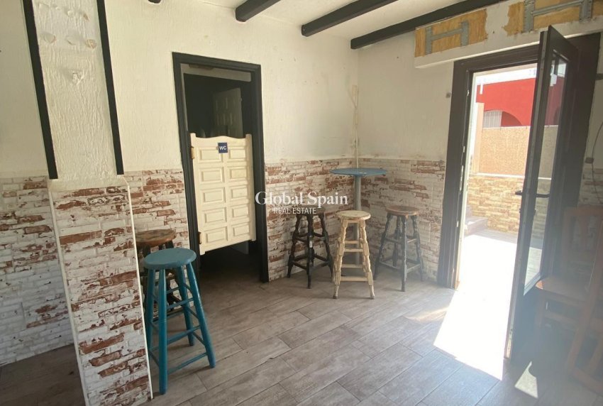 Venta - CASA -
TORREVIEJA - Parque Acuático - Sector 25