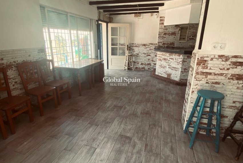 Venta - CASA -
TORREVIEJA - Parque Acuático - Sector 25