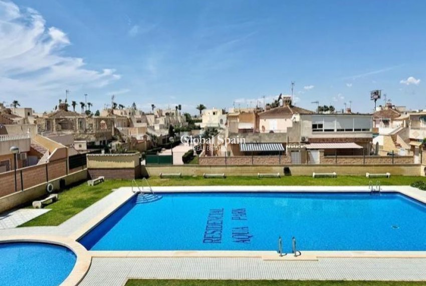 Venta - CASA -
TORREVIEJA - Parque Acuático - Sector 25