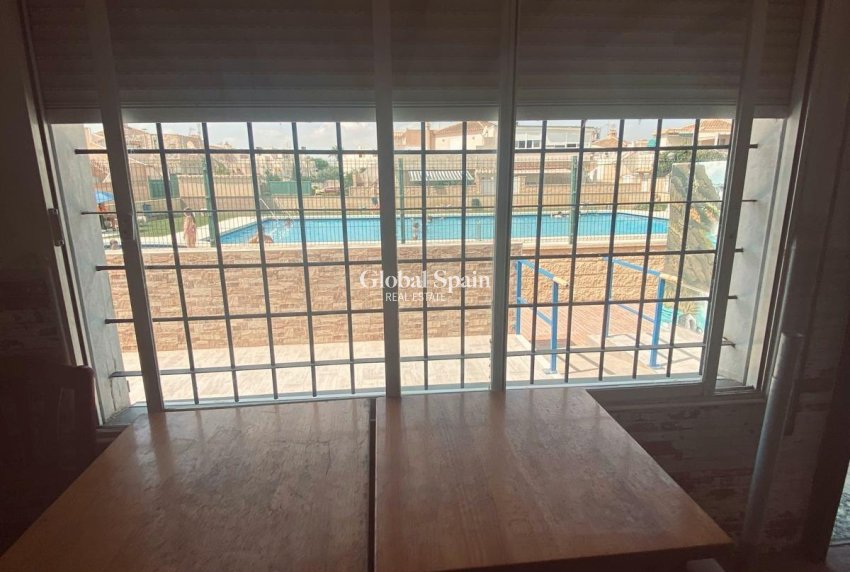 Venta - CASA -
TORREVIEJA - Parque Acuático - Sector 25