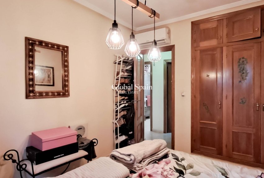 Venta - CASA -
TORREVIEJA - Parque Acuático - Sector 25