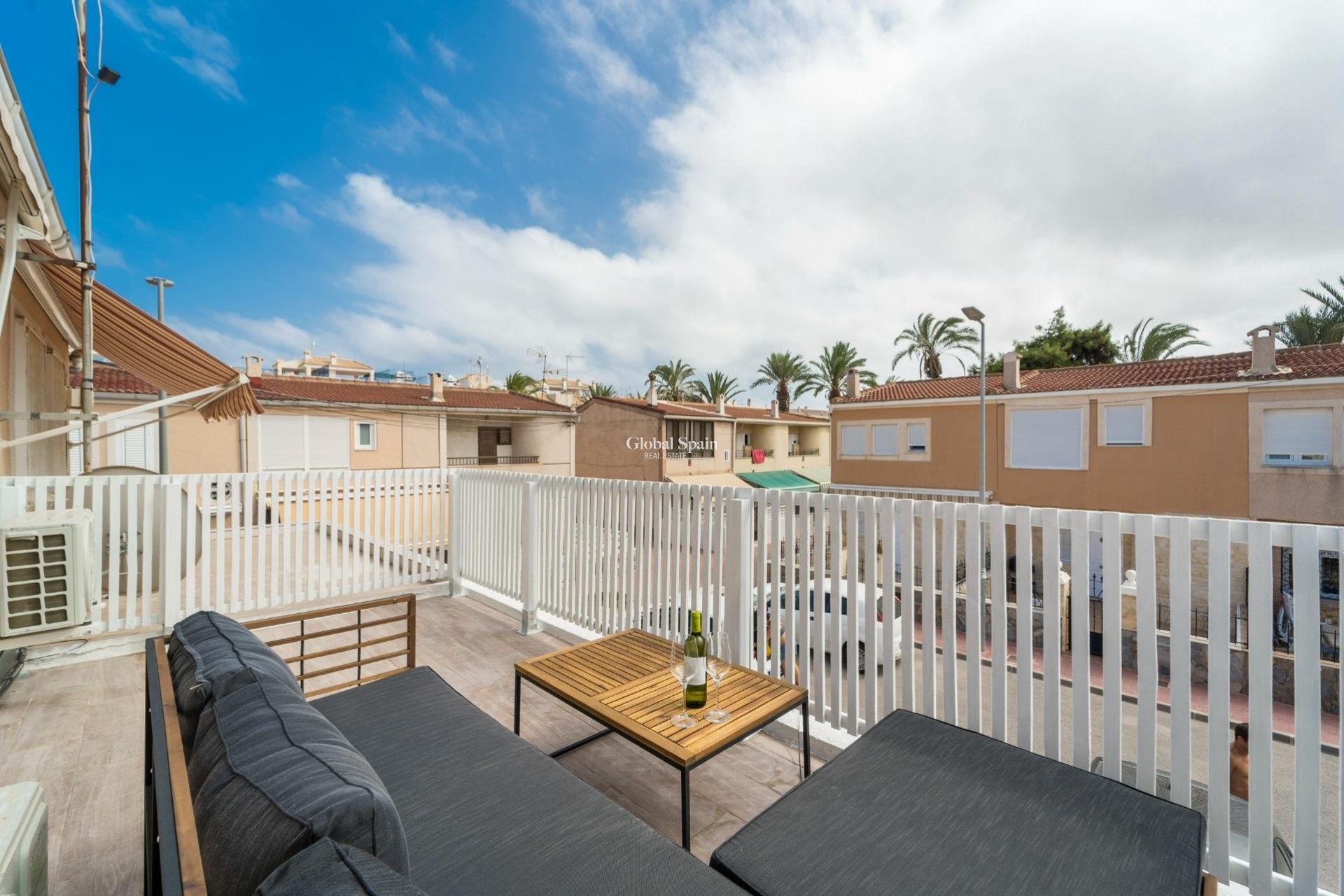 Venta - CASA -
TORREVIEJA - Playa De Los Náufragos