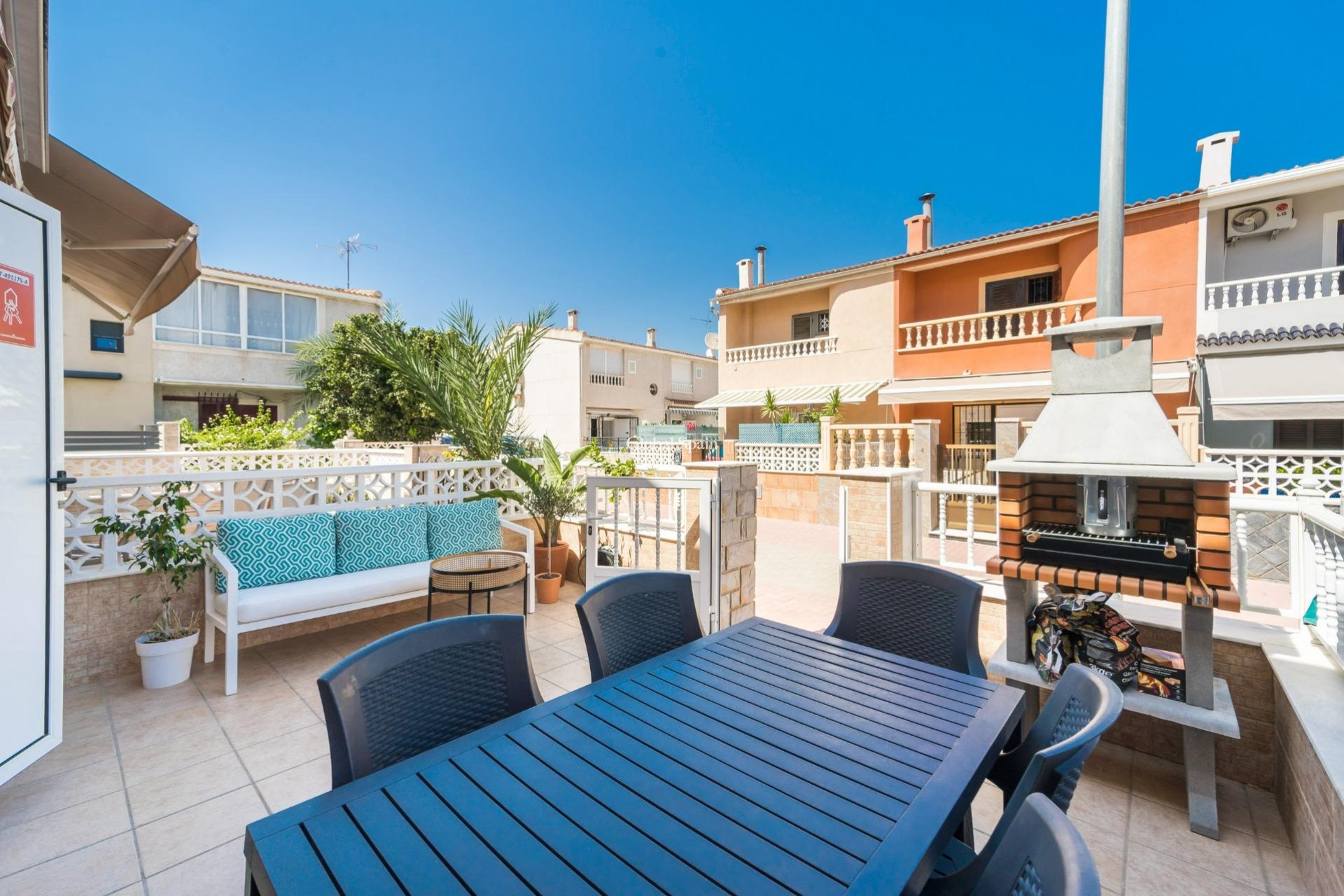 Venta - CASA -
TORREVIEJA - Playa De Los Náufragos