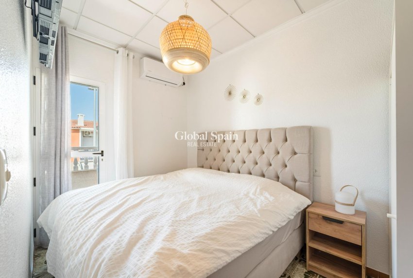 Venta - CASA -
TORREVIEJA - Playa De Los Náufragos