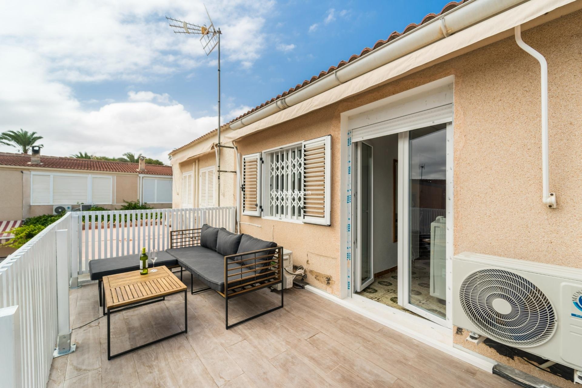 Venta - CASA -
TORREVIEJA - Playa De Los Náufragos