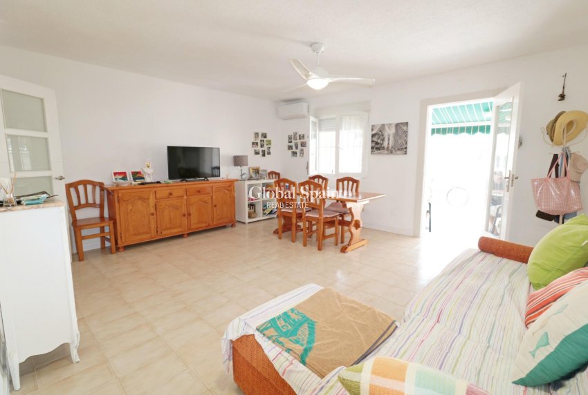 Venta - CASA -
TORREVIEJA - Playa De Los Náufragos
