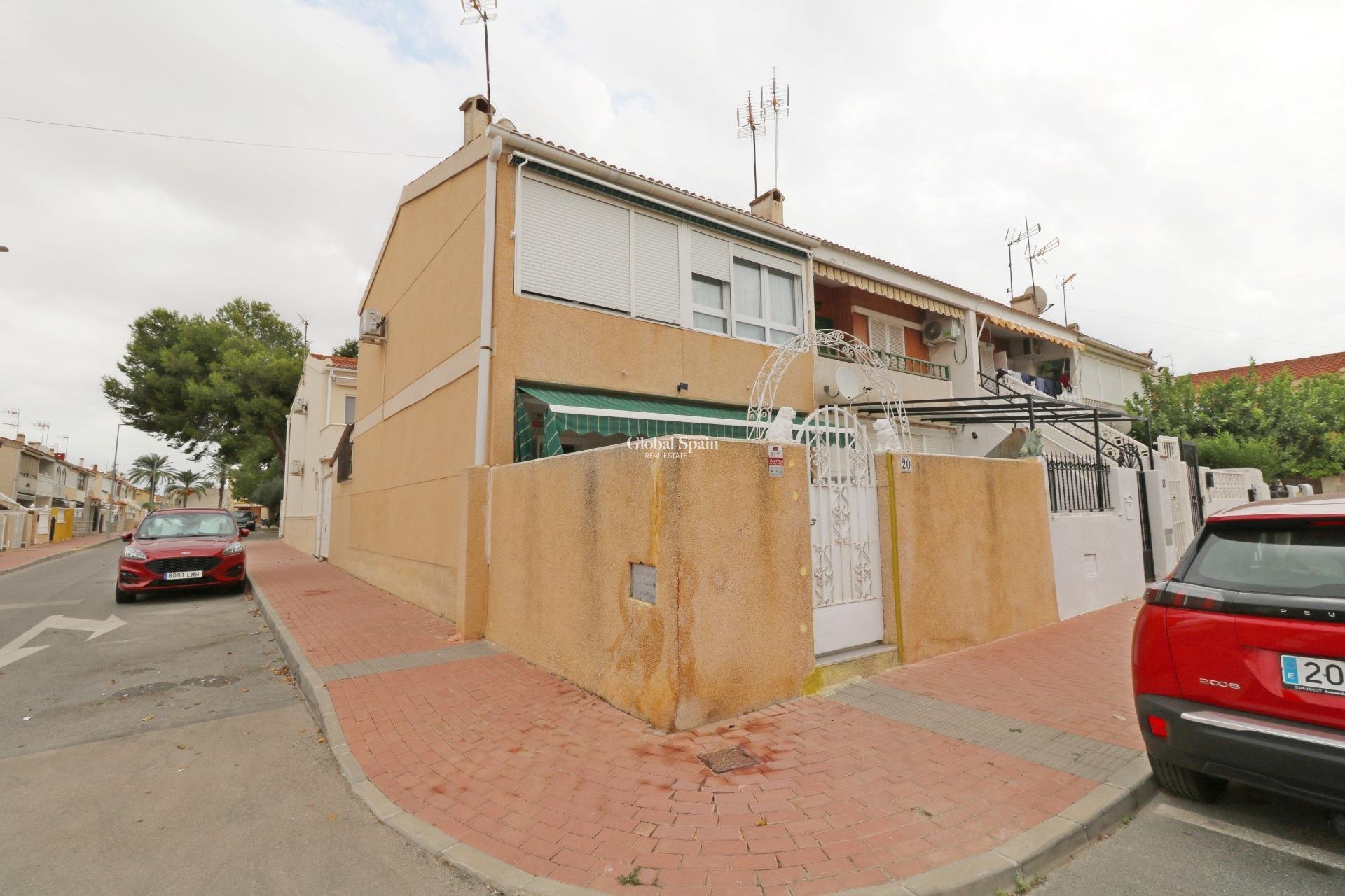 Venta - CASA -
TORREVIEJA - Playa De Los Náufragos
