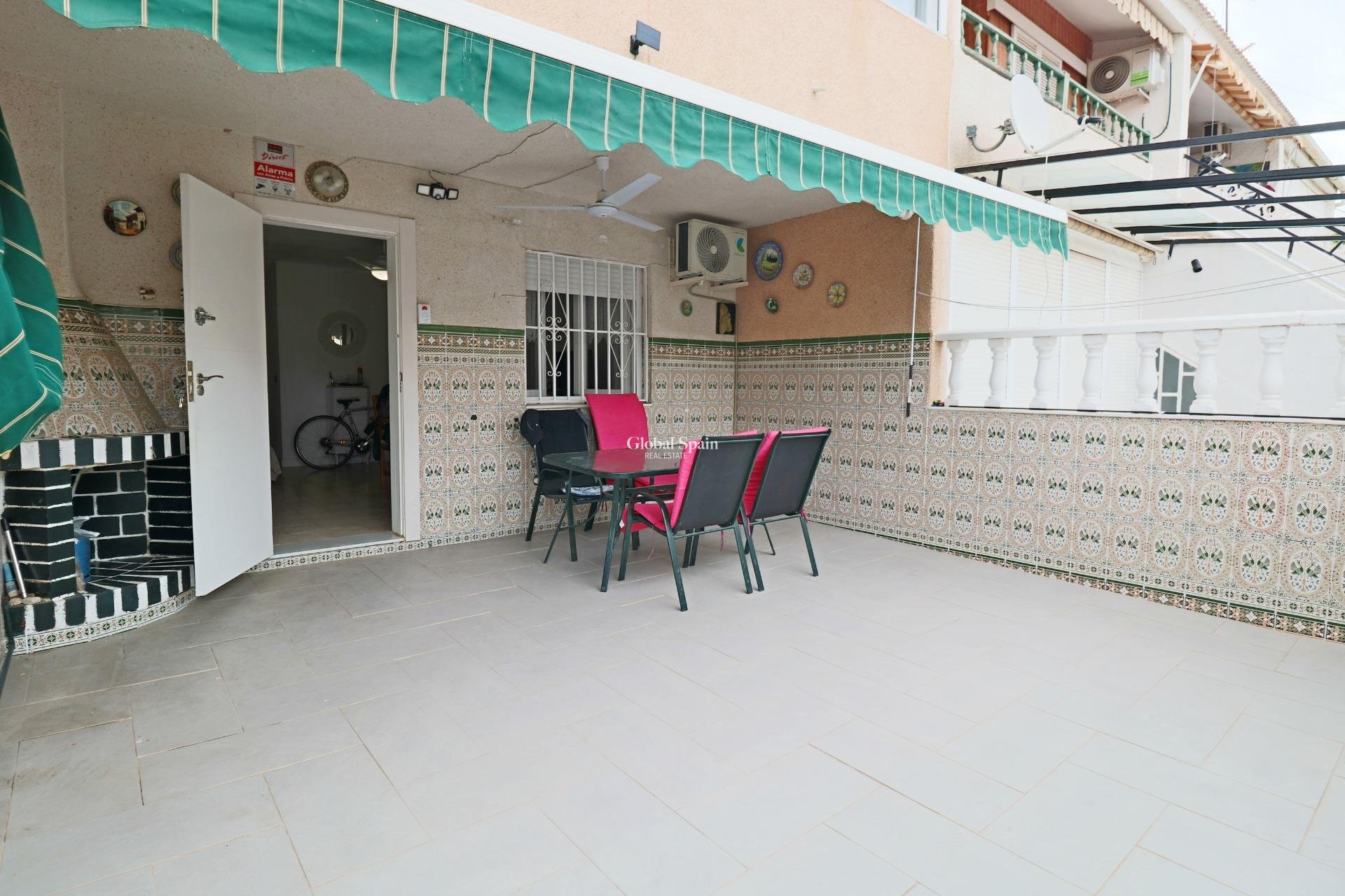 Venta - CASA -
TORREVIEJA - Playa De Los Náufragos
