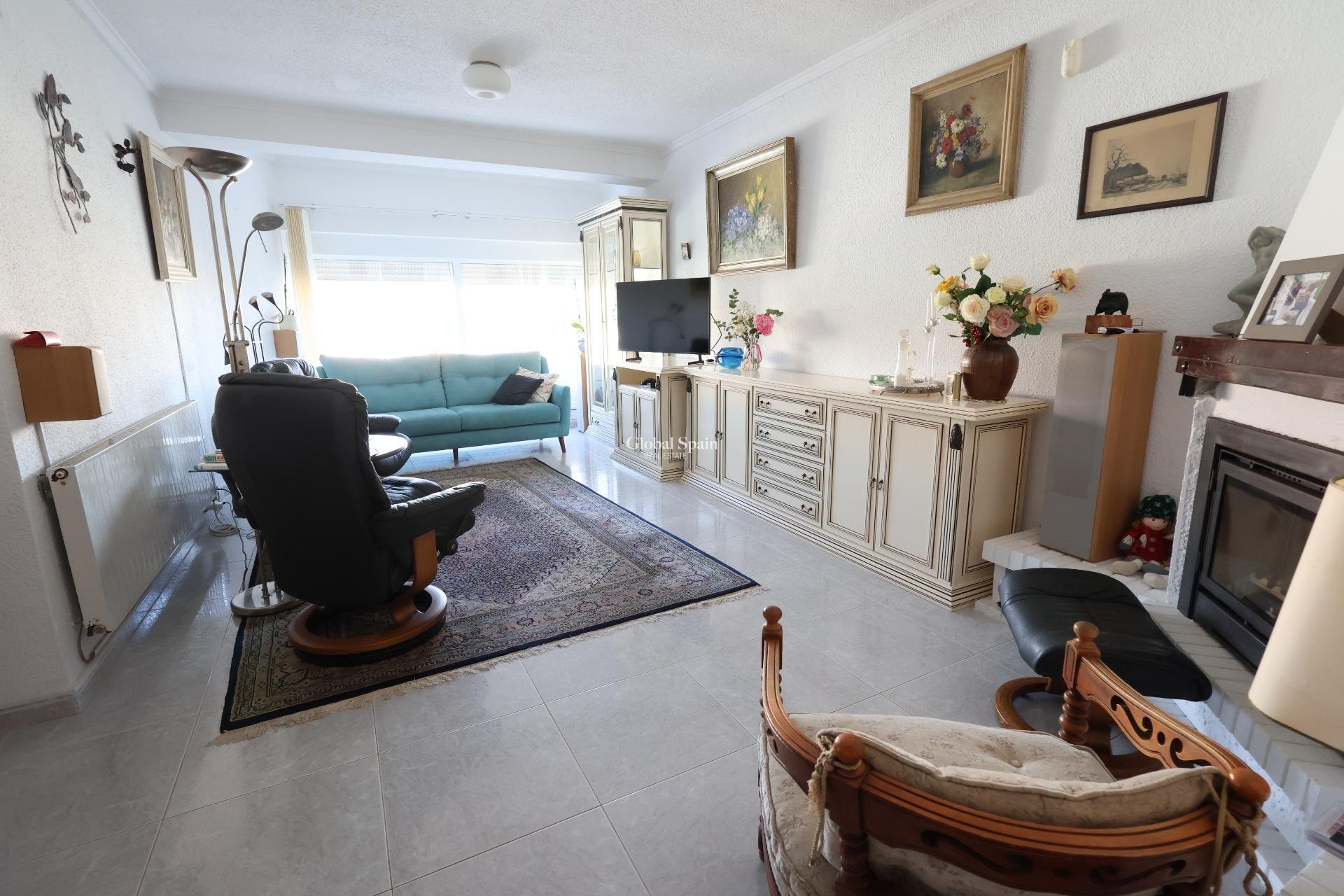 Venta - Casa -
TORREVIEJA - Punta prima