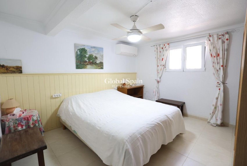 Venta - Casa -
TORREVIEJA - Punta prima