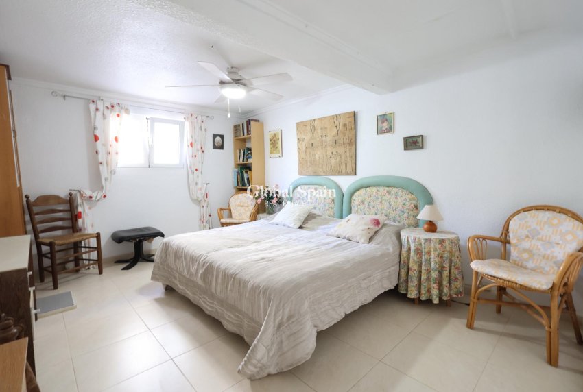 Venta - Casa -
TORREVIEJA - Punta prima