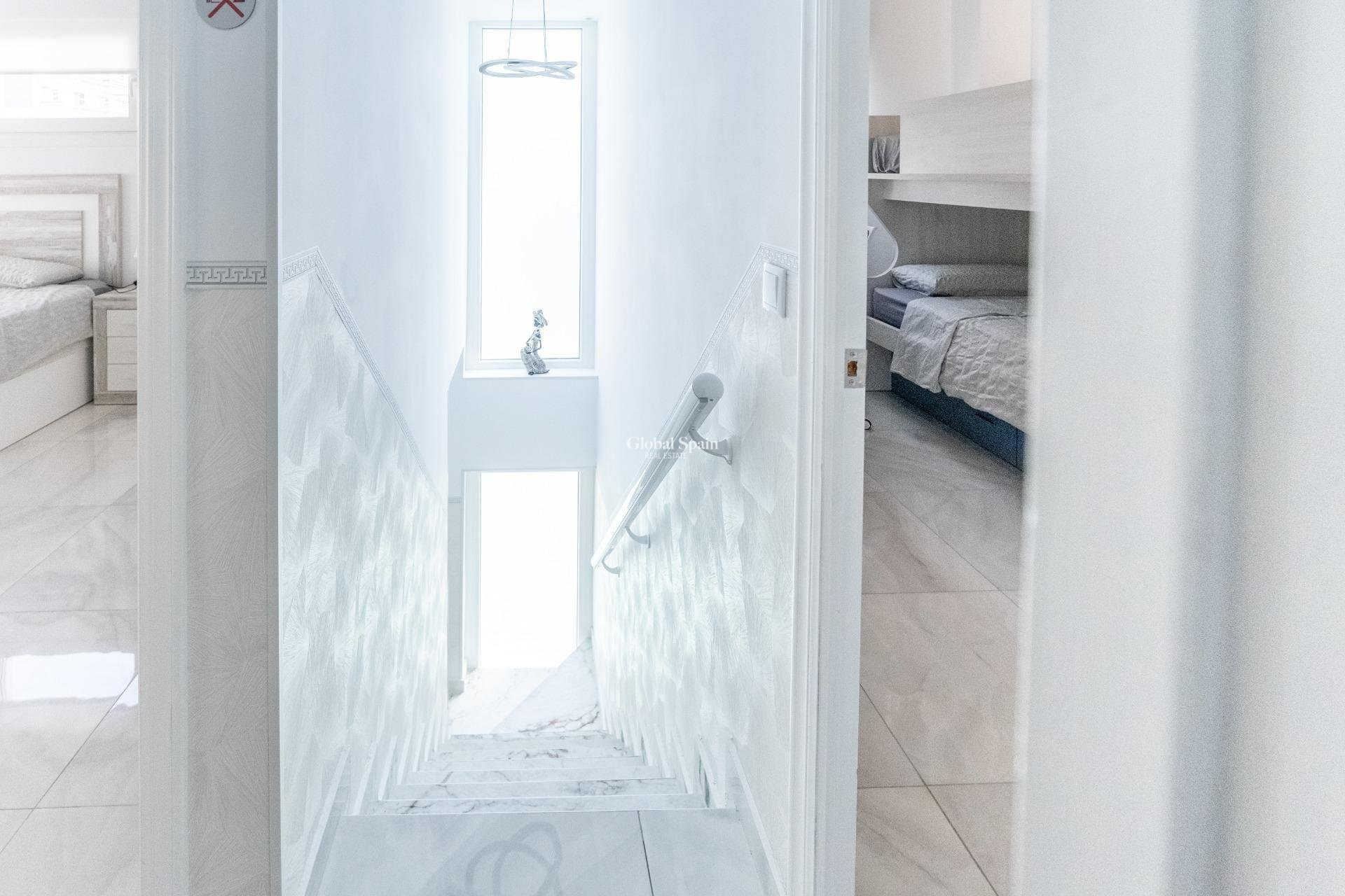 Venta - CASA -
TORREVIEJA - Punta Prima