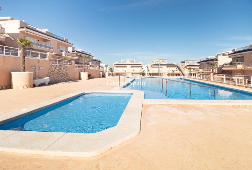Venta - Casa -
TORREVIEJA - Punta prima