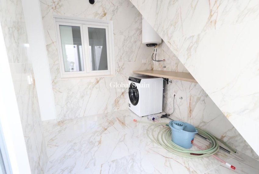 Venta - Casa -
TORREVIEJA - San luis