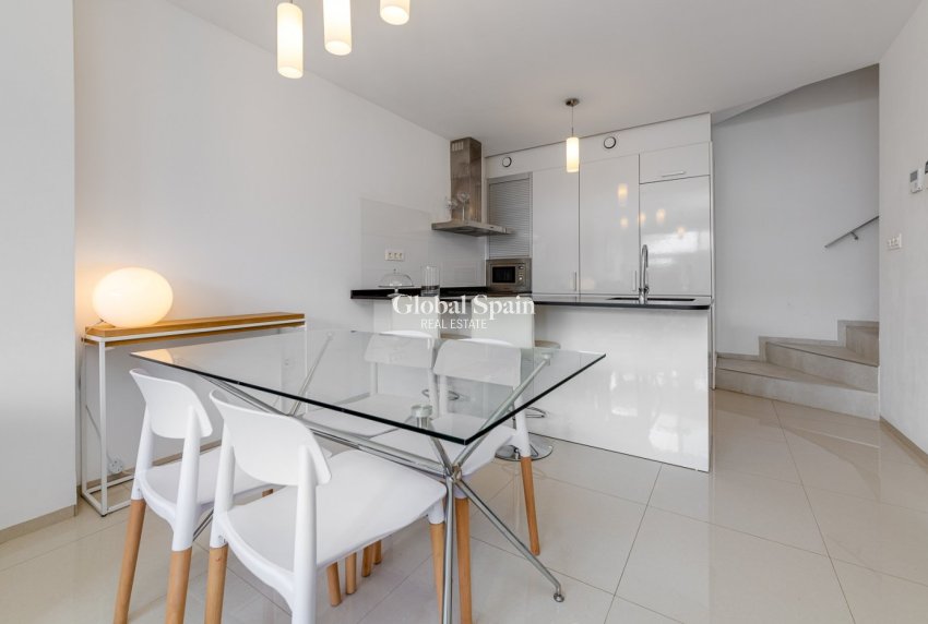 Venta - CASA -
TORREVIEJA - Sector 25