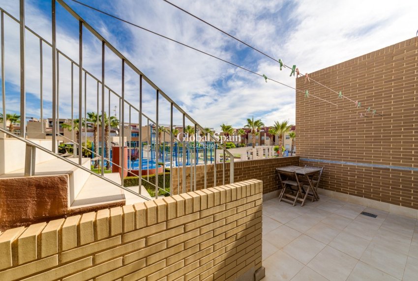 Venta - CASA -
TORREVIEJA - Sector 25