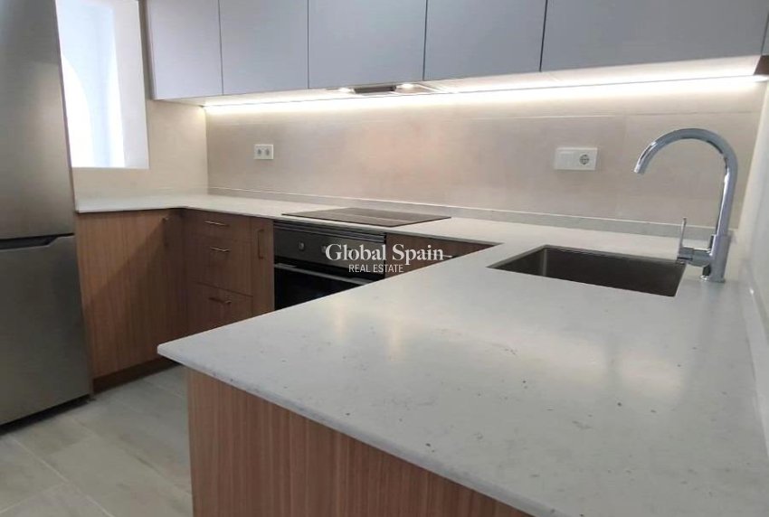Venta - CASA -
TORREVIEJA - Sector 25