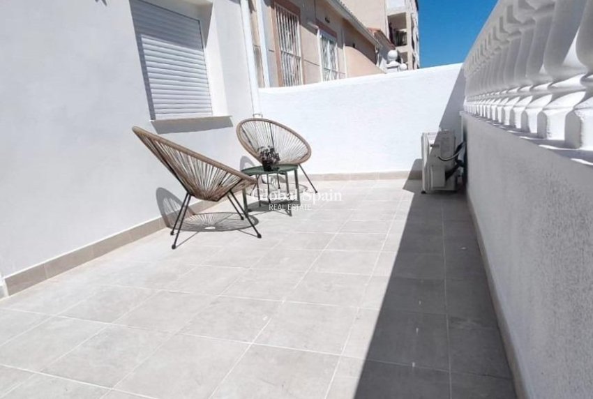 Venta - CASA -
TORREVIEJA - Sector 25