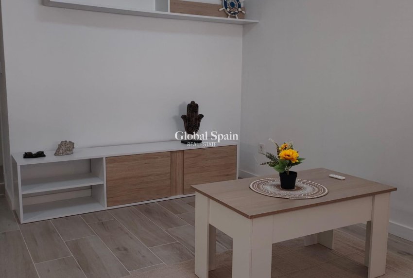 Venta - CASA -
TORREVIEJA - Sector 25