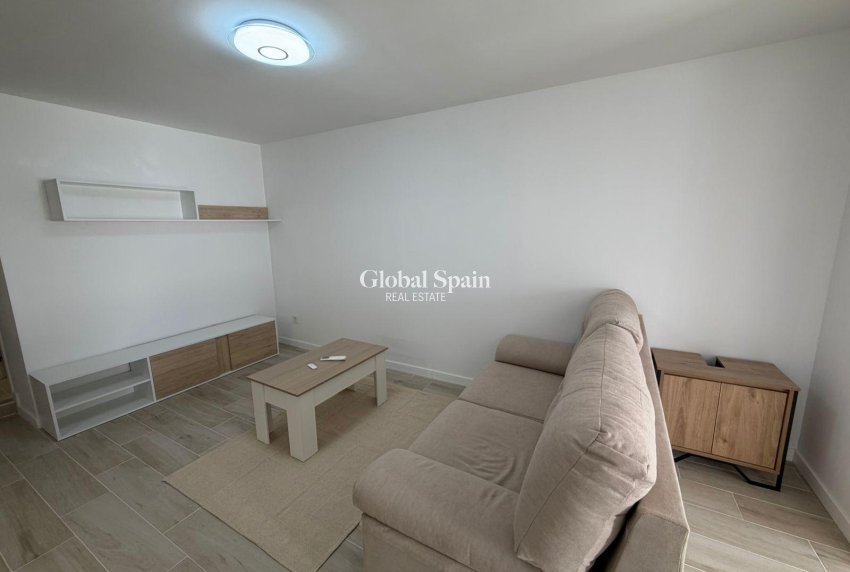 Venta - CASA -
TORREVIEJA - Sector 25