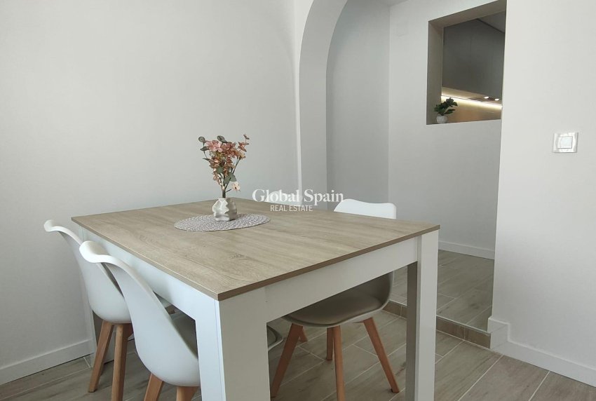 Venta - CASA -
TORREVIEJA - Sector 25