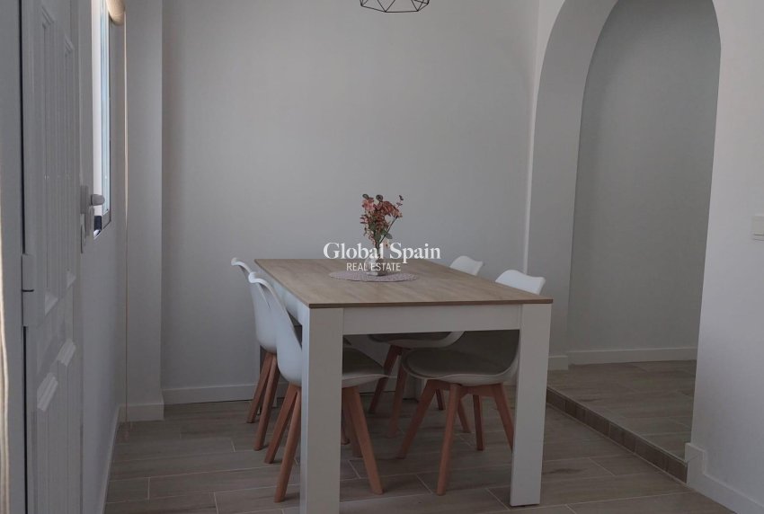 Venta - CASA -
TORREVIEJA - Sector 25