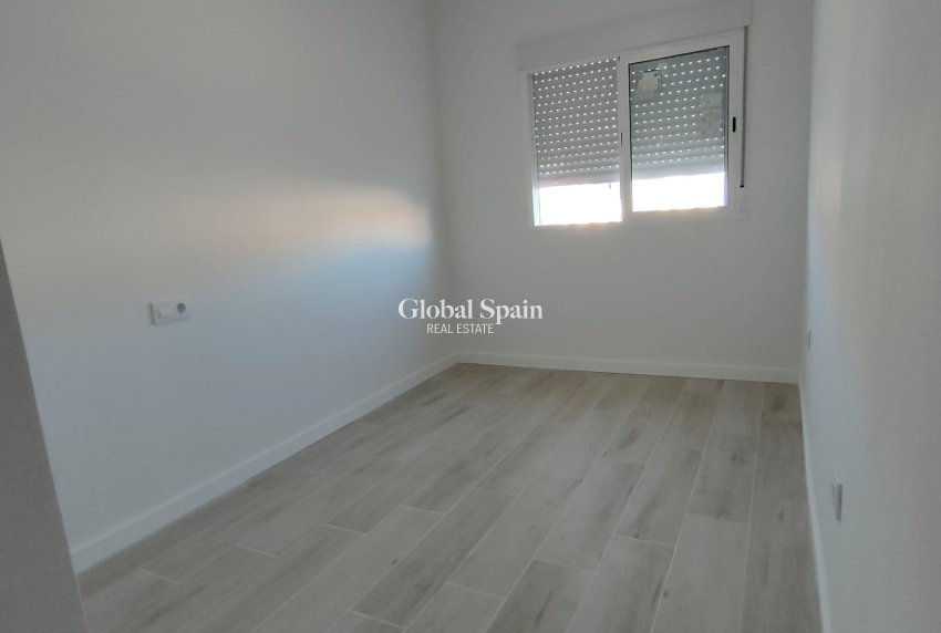 Venta - CASA -
TORREVIEJA - Sector 25