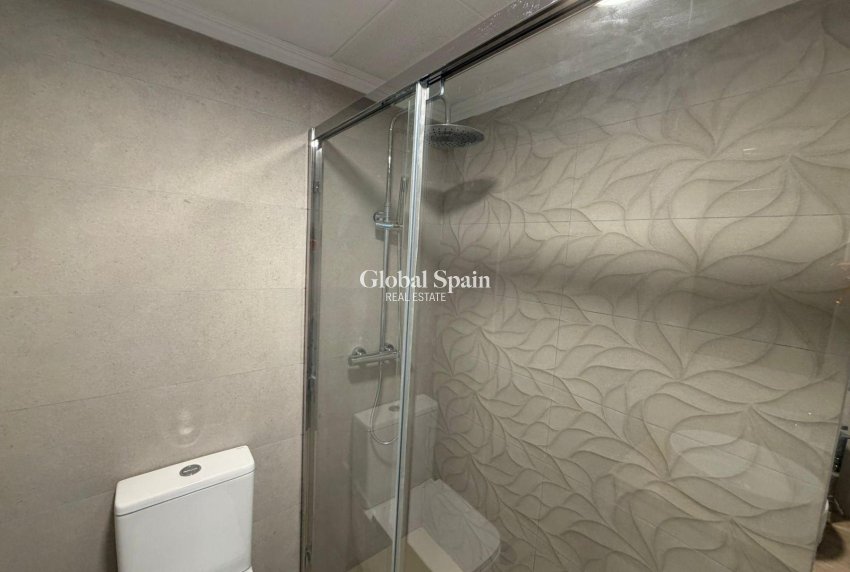 Venta - CASA -
TORREVIEJA - Sector 25