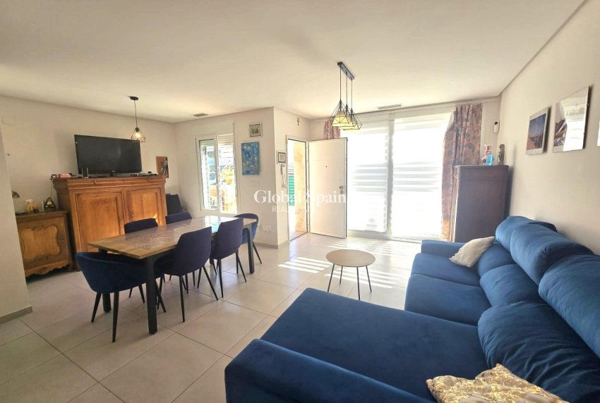 Venta - CASA -
TORREVIEJA - Sector 25