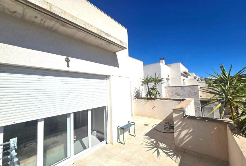 Venta - CASA -
TORREVIEJA - Sector 25