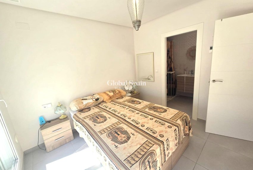 Venta - CASA -
TORREVIEJA - Sector 25
