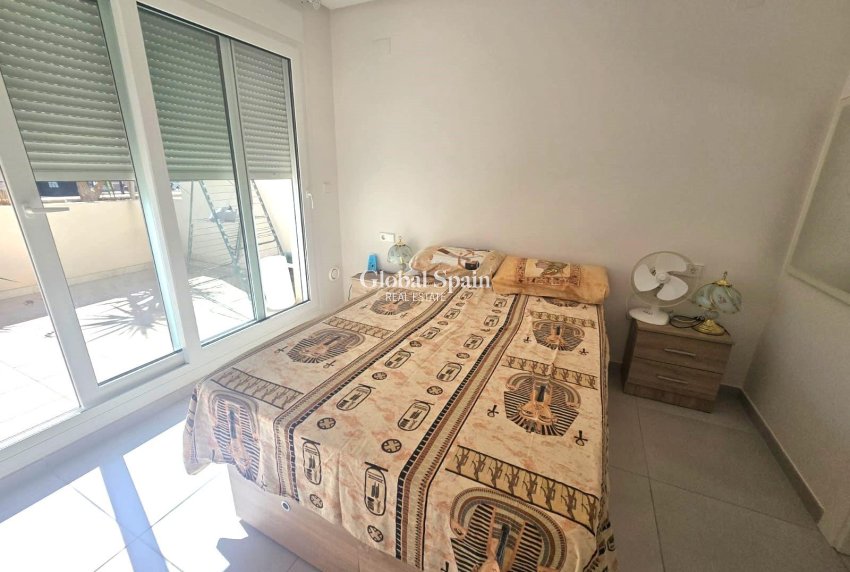 Venta - CASA -
TORREVIEJA - Sector 25
