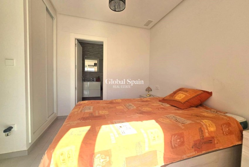 Venta - CASA -
TORREVIEJA - Sector 25