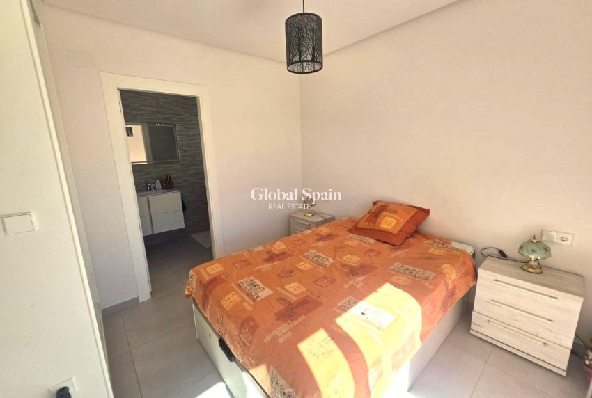 Venta - CASA -
TORREVIEJA - Sector 25