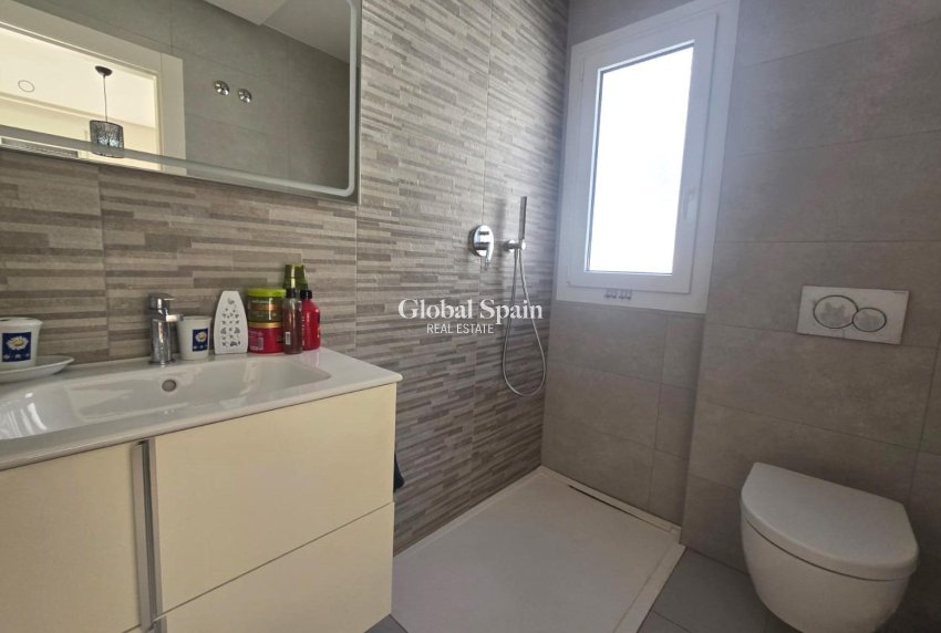 Venta - CASA -
TORREVIEJA - Sector 25