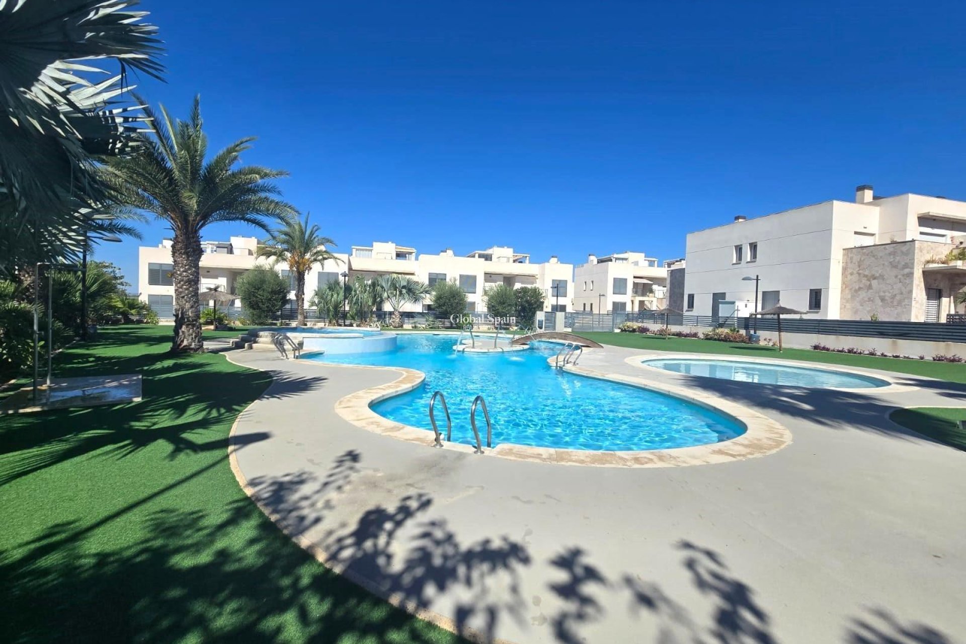 Venta - CASA -
TORREVIEJA - Sector 25