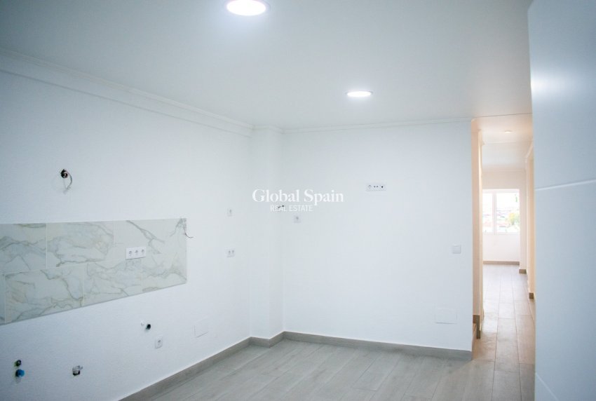 Venta - CASA -
TORREVIEJA - Torreblanca