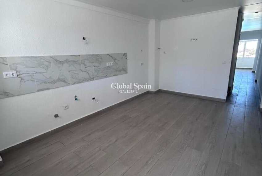 Venta - CASA -
TORREVIEJA - Torreblanca