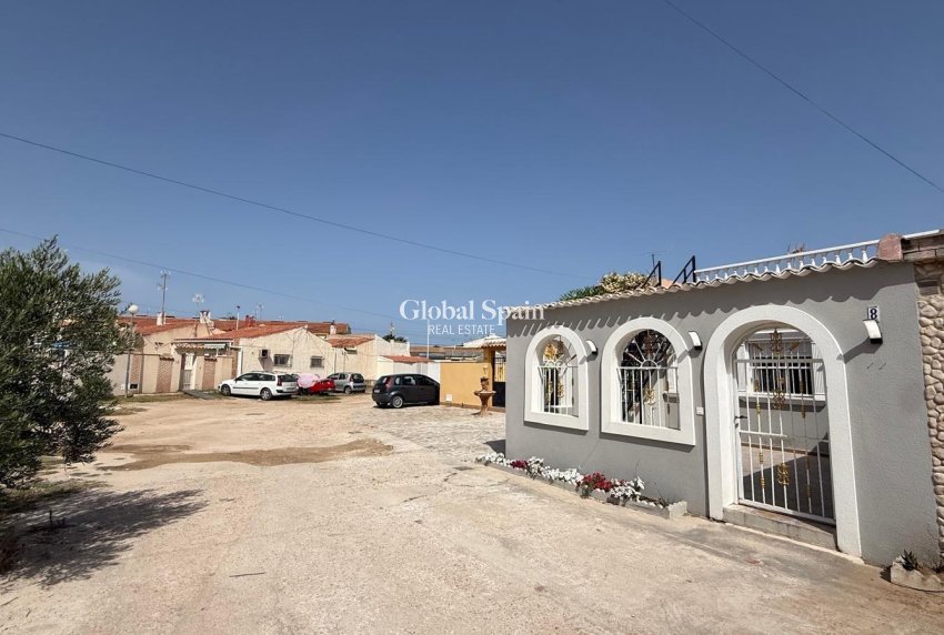 Venta - CASA -
TORREVIEJA - Torreta Florida