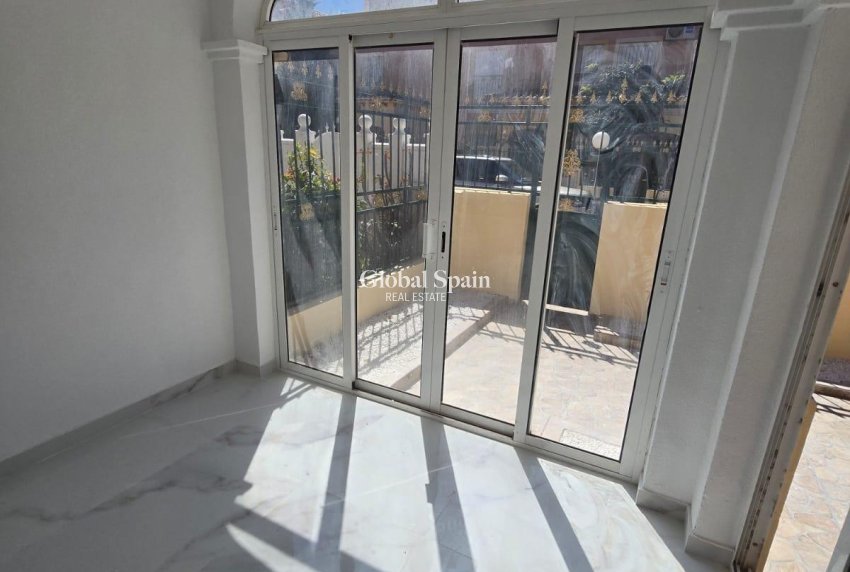 Venta - CASA -
TORREVIEJA - Torretas