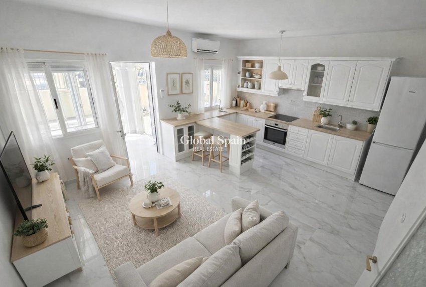 Venta - CASA -
TORREVIEJA - Torretas