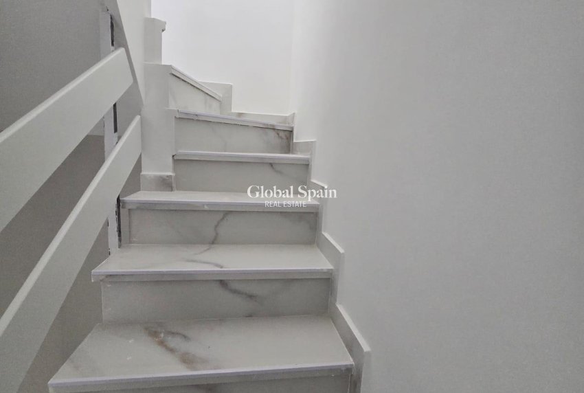 Venta - CASA -
TORREVIEJA - Torretas