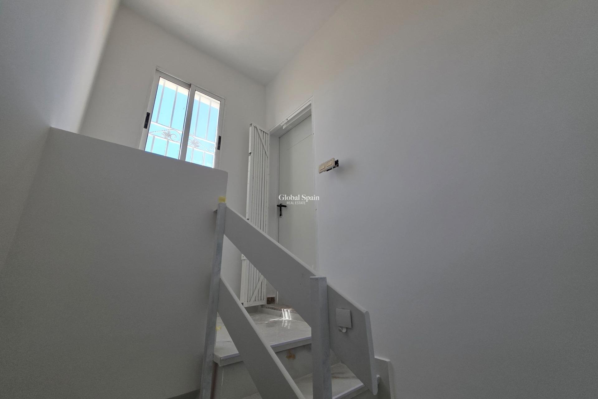 Venta - CASA -
TORREVIEJA - Torretas