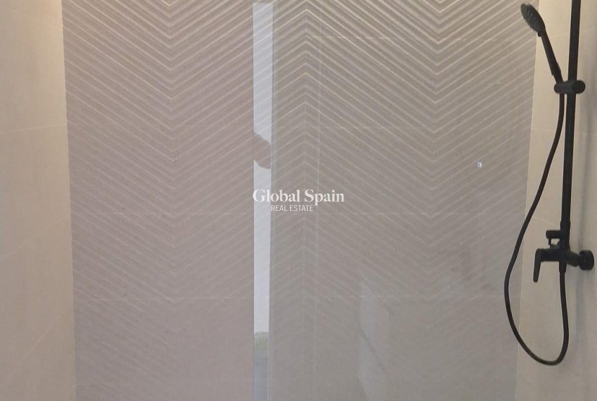 Venta - CASA -
TORREVIEJA - Zona Los Frutales