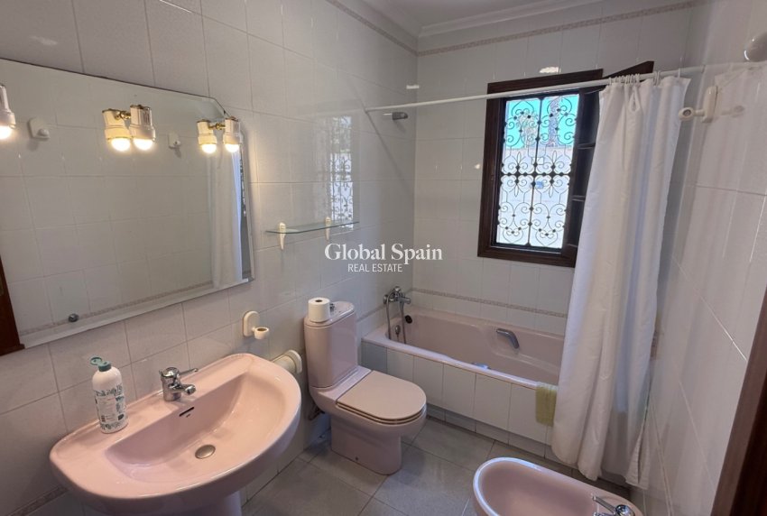 Venta - Casa unifamiliar -
ORIHUELA - Costa Blanca Sur