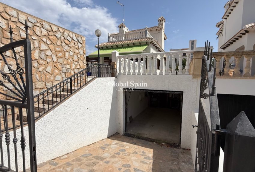 Venta - Casa unifamiliar -
ORIHUELA - Costa Blanca Sur