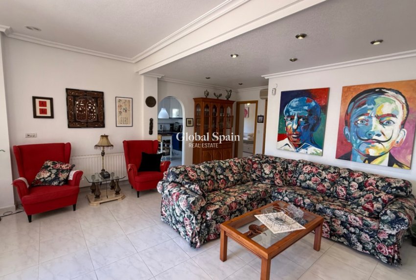 Venta - Casa unifamiliar -
ORIHUELA COSTA - Costa Blanca Sur