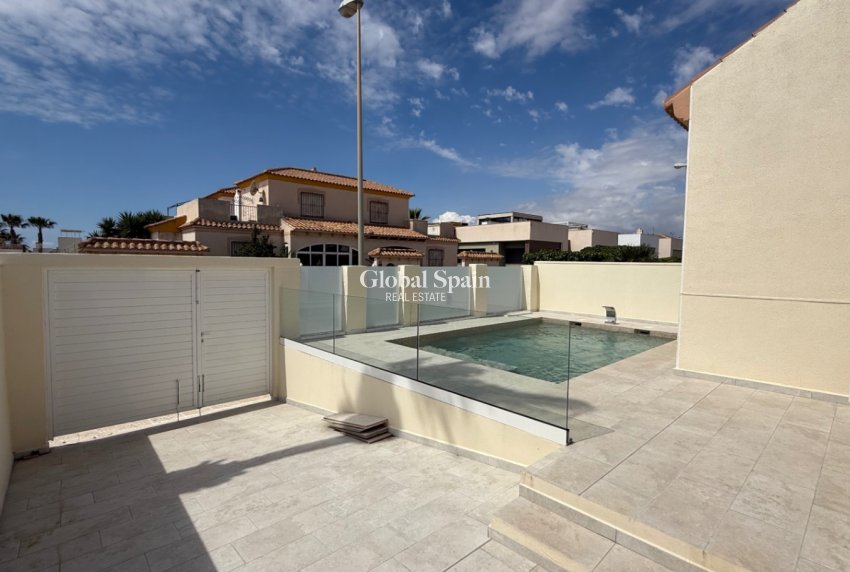 Venta - Casa unifamiliar -
TORREVIEJA - Costa Blanca Sur